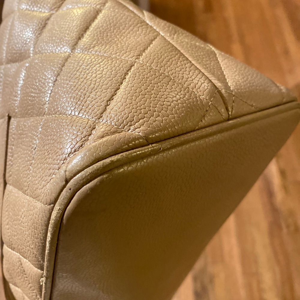 Chanel Tan/Taupe Caviar leather (vintage) Medallion Tote: Gold Hardware-COA - Picture 4 of 11